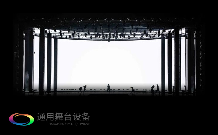 視覺屏幕為主、條狀LED屏幕、燈光設備及舞臺幕布詮釋當下舞臺設計潮流