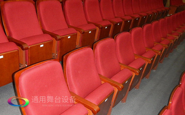 通用舞臺承接廣州市廣鐵一中報告廳舞臺幕布、燈光、音響項目