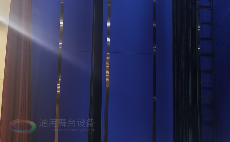 舞臺(tái)幕布的阻燃等級(jí)：永久性阻燃、阻燃、耐久性阻燃、非阻燃、可加工為阻燃...