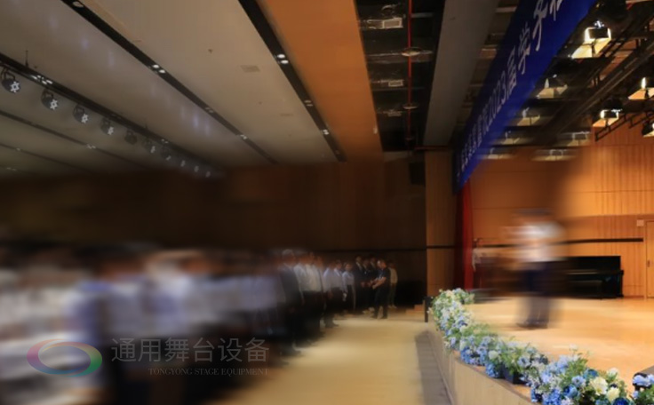 助力漢開書院文化活動(dòng)高效呈現(xiàn)，彰顯企業(yè)教育場(chǎng)景服務(wù)實(shí)力！南京漢開書院舞臺(tái)阻燃幕布、大幕對(duì)開項(xiàng)目